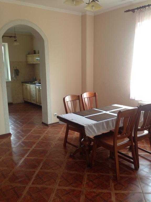 Panorama Townhouse Apartment Polyana  Bagian luar foto