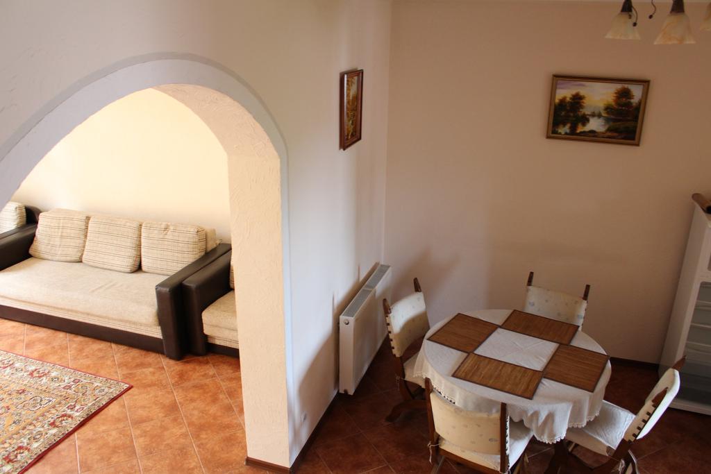 Panorama Townhouse Apartment Polyana  Bagian luar foto